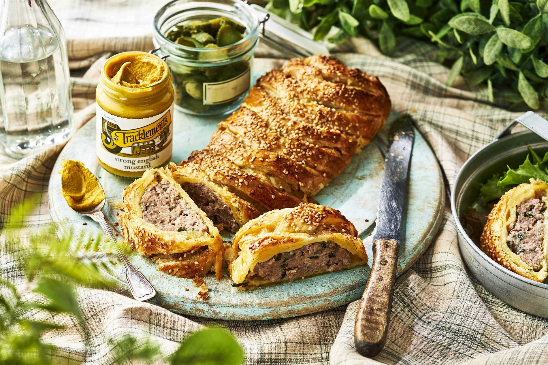 Tracklements Strong English Mustard - Traditional Hot Mustard for Gammon, Steak & Sausages