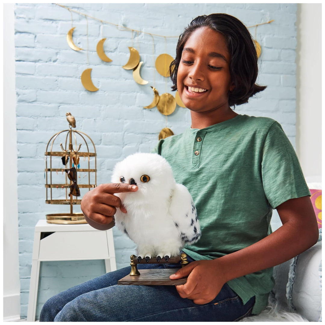 Wizarding World Enchanting Hedwig Interactive Harry Potter Owl con oltre 15 suoni
