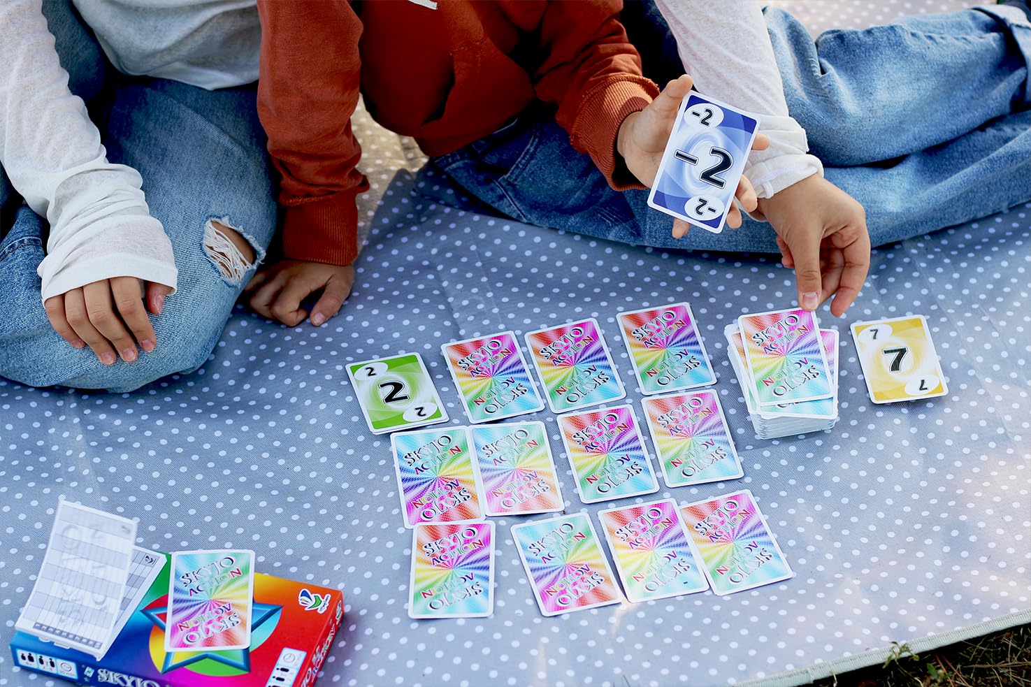 SKYJO Action Card Game - Action & Star Cards for Low Score Strategy | 2-8 Players, Ages 8+ 7