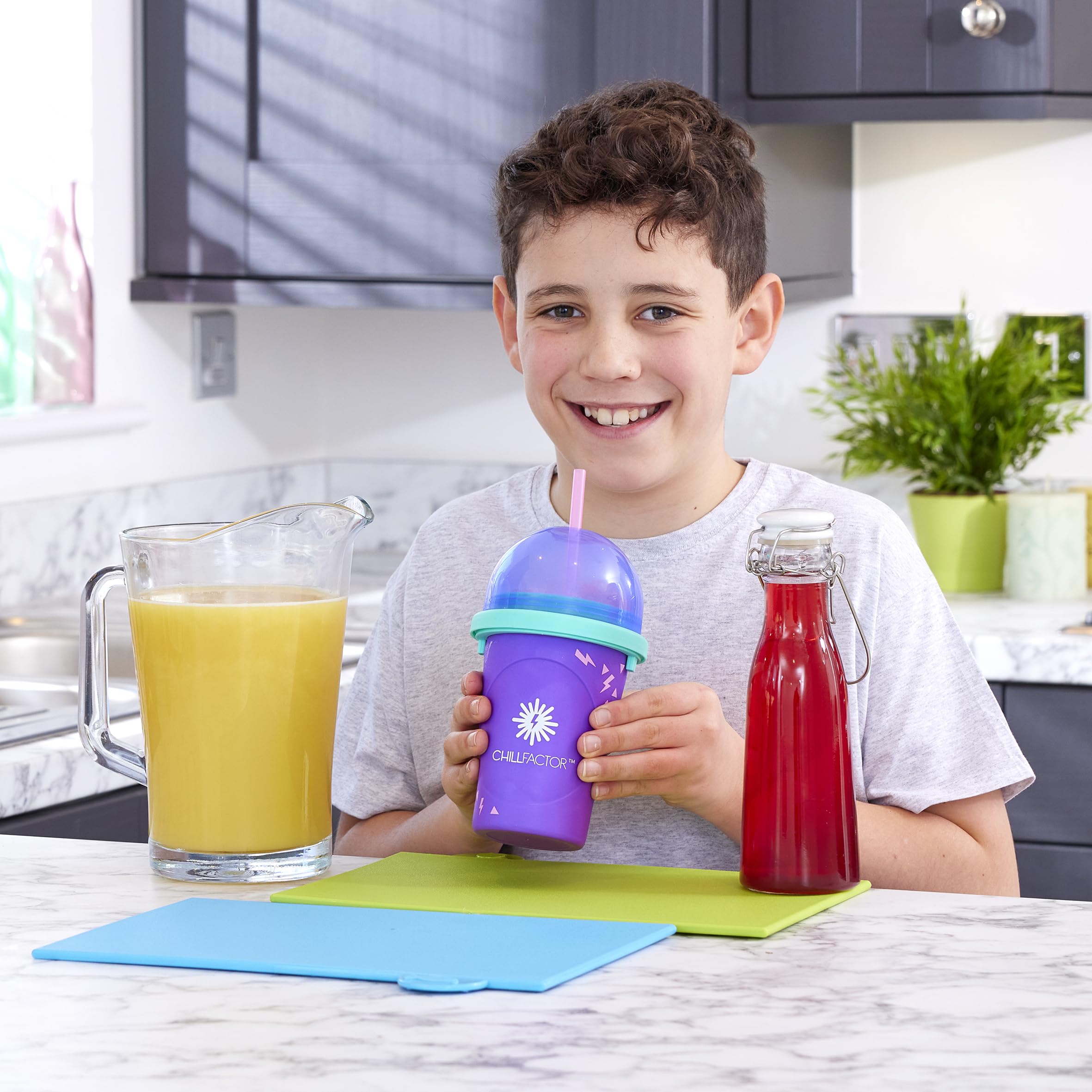 Chill Factor Colour Shock Slushy Maker - Reusable Power Purple with Rapid Freeze Technology 6