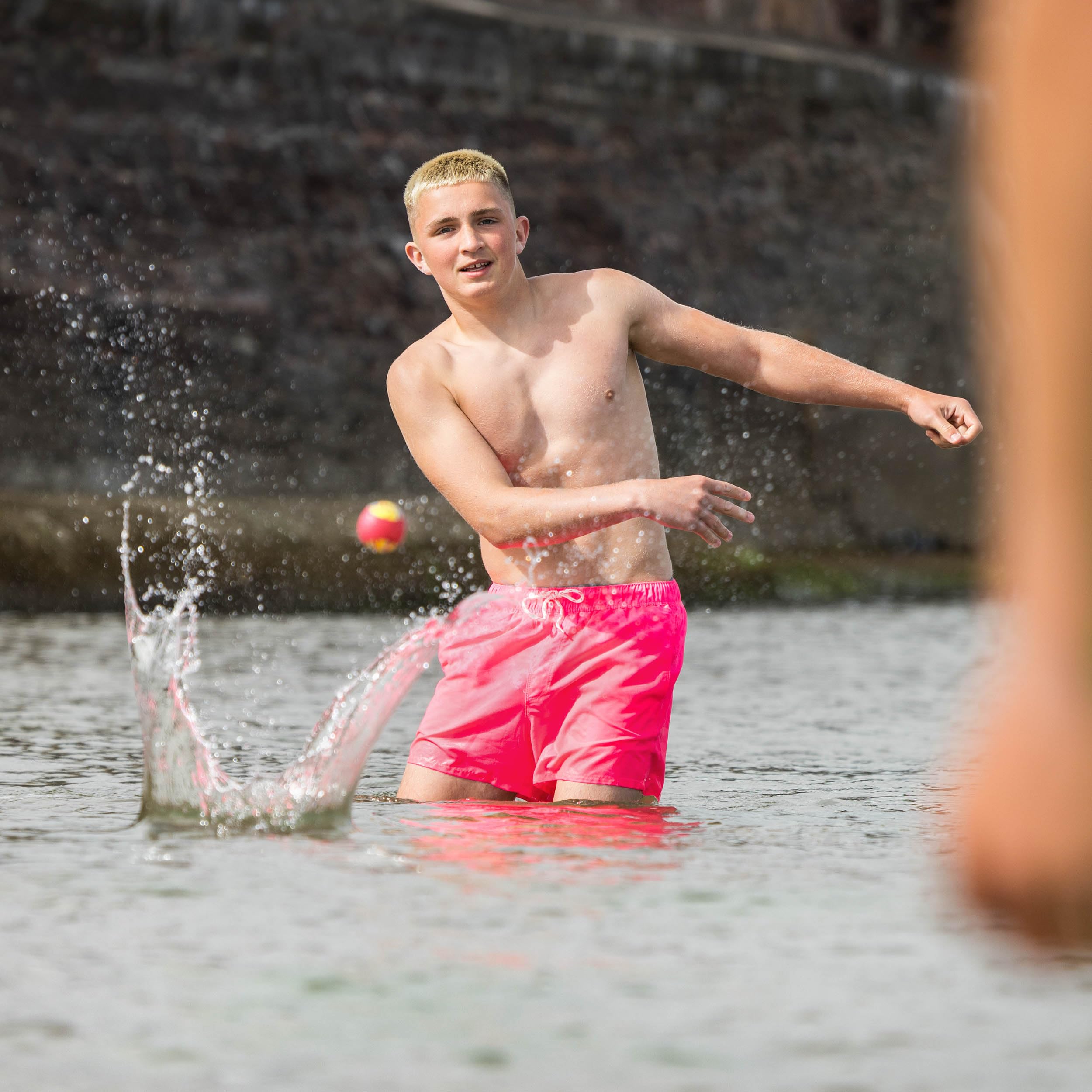 Mavrix Water Skim Ball - Bounces & Skims on Water | 5.5cm Diameter | Ages 3+ 3