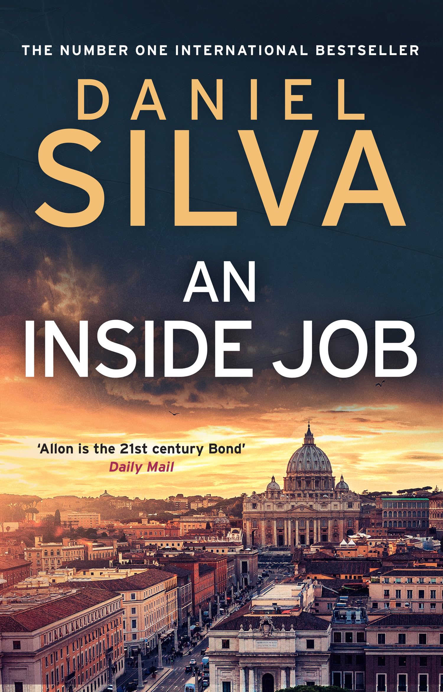 Silva, Daniel - An Inside Job: The Gabriel Allon Spy Thriller Novel | Paperback | English