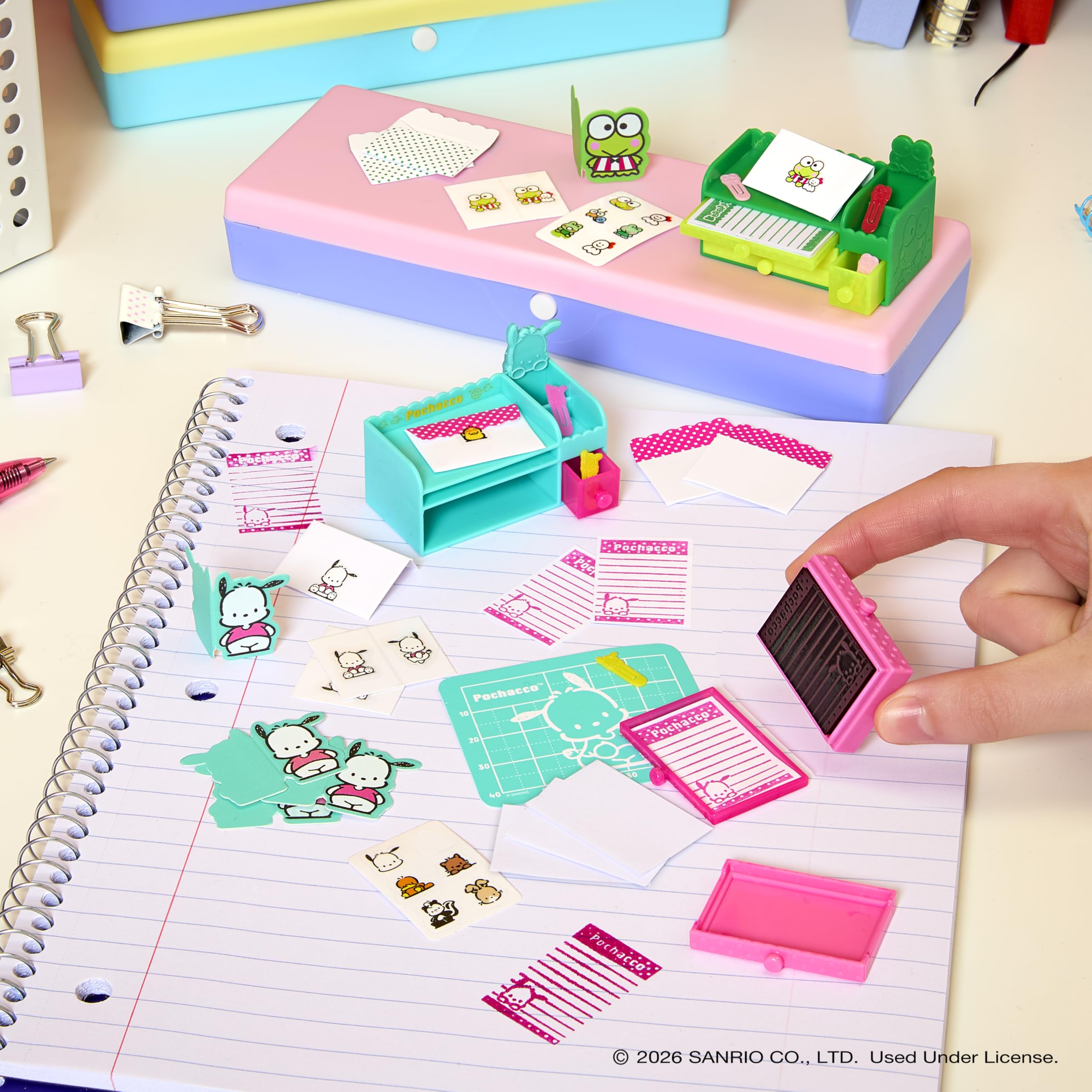 MGA's Miniverse Make It Mini Hello Kitty and Friends Series 3 - Mini Collectible Stationery Set 9