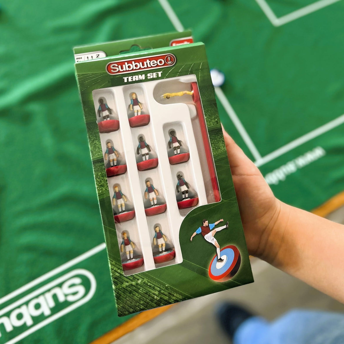 Subbuteo Claret and Blue Player Set - 11 Players, Ages 6+