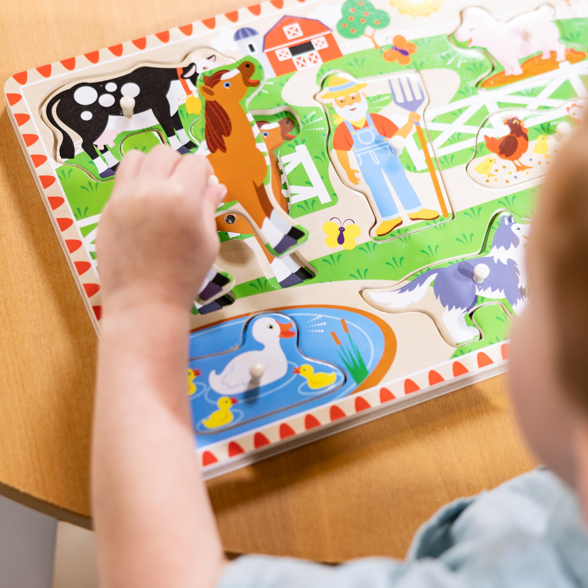 Melissa & Doug Old MacDonald’s Farm − Wooden Animal Sound Puzzle with Pegs | Educational Toy for Toddlers | Age 2+ 7