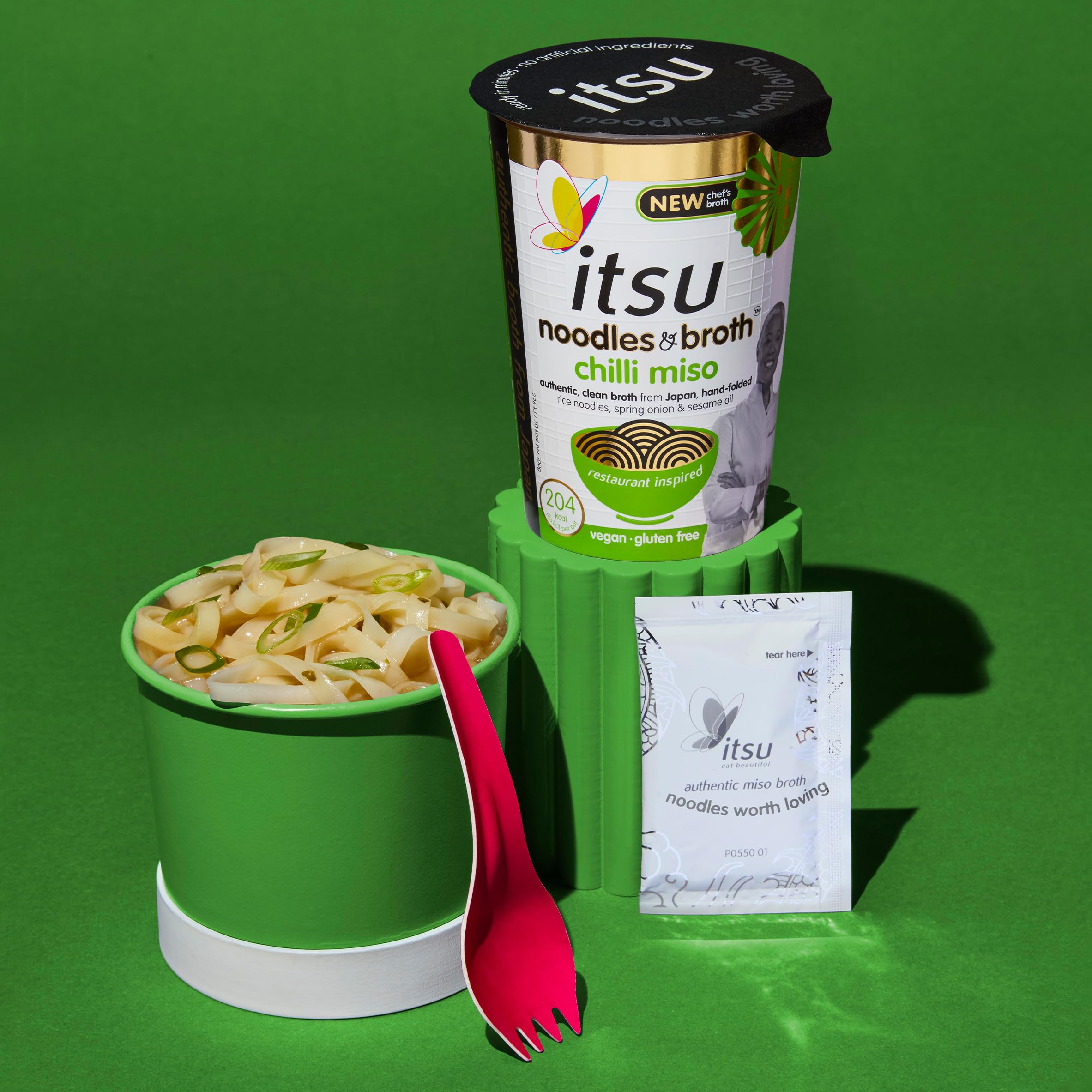 Itsu Chilli Miso Instant Noodles & Broth Pot 65g - Pack of 6 | Gluten Free | Vegan | Low Fat | 204 Calories | Hand-Folded Rice Noodles 12