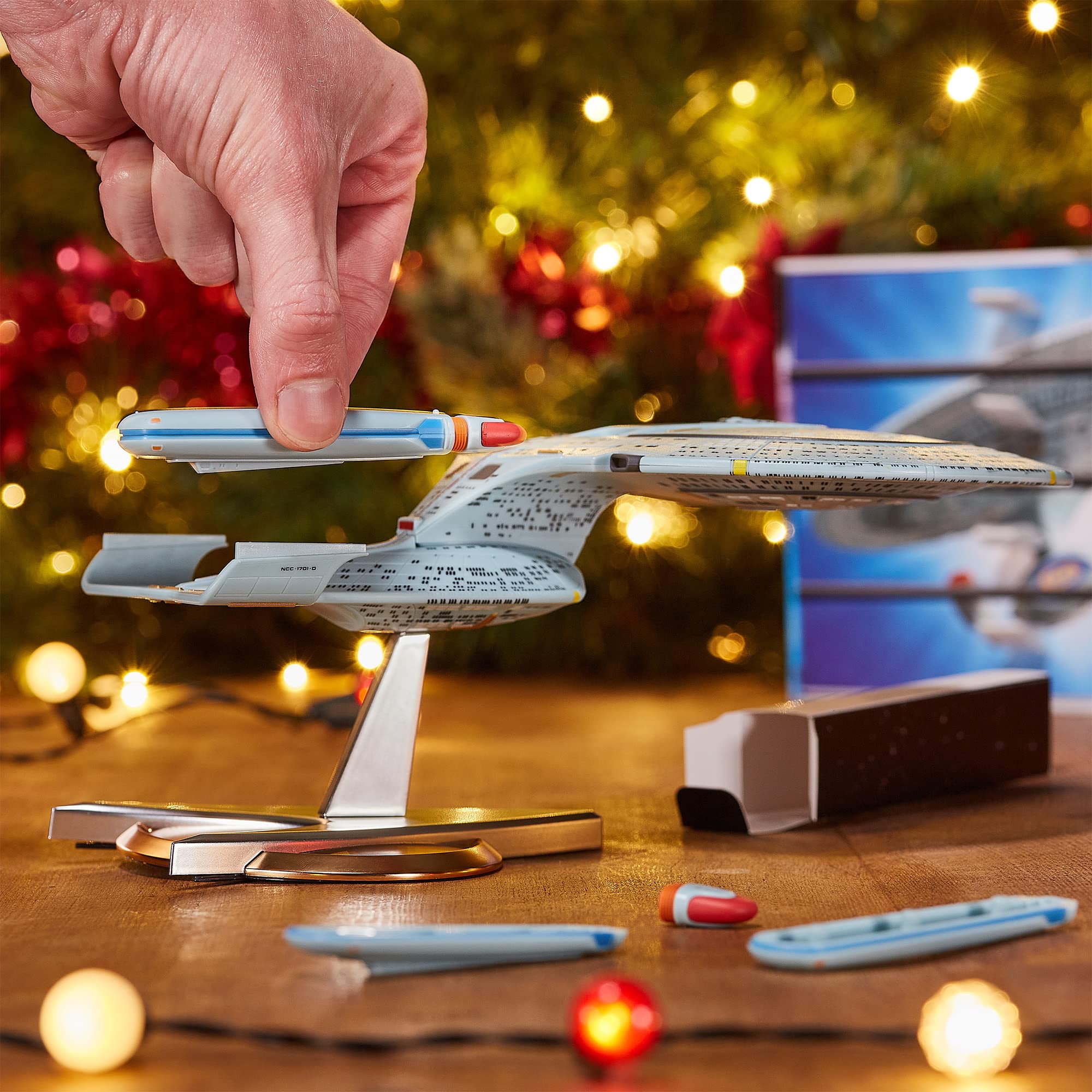 Numskull CC Countdown Characters - Star Trek USS Enterprise NCC-1701-D Collectible Figurine 11