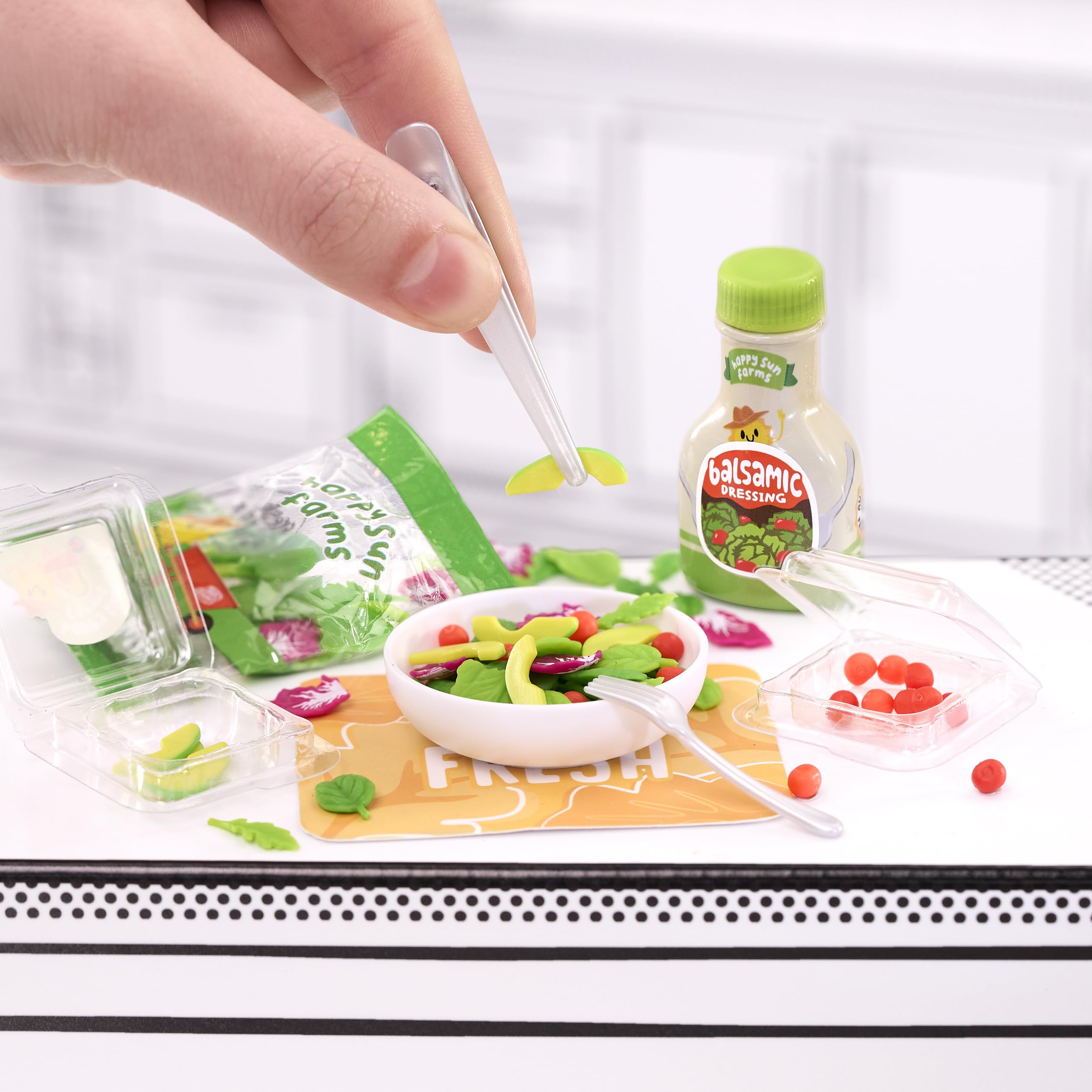 MGA's Miniverse Make It Mini Food - Diner Series 3 - DIY Resin Craft & Collectible - Ages 8+ 4