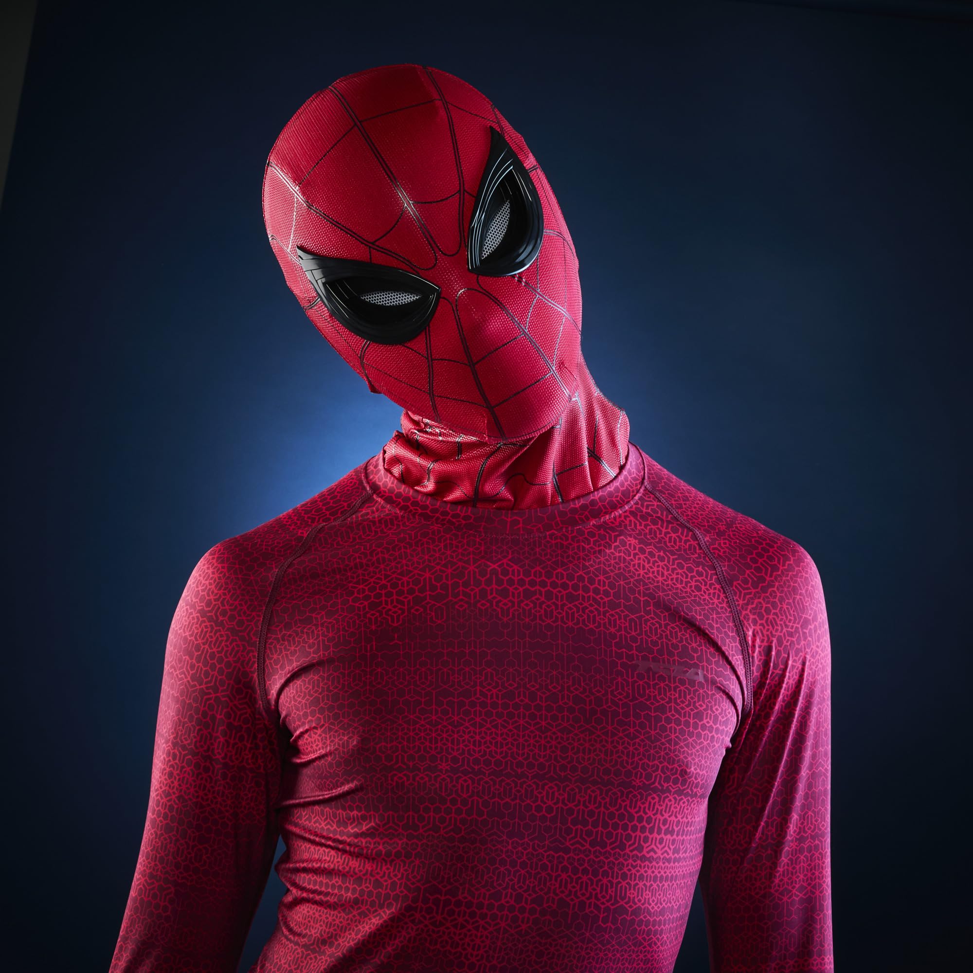 Hasbro Marvel Legends Spider-Man Electronic Expressive Mask - 1:1 Scale, Remote Controlled Eyes, Age 14+ 4