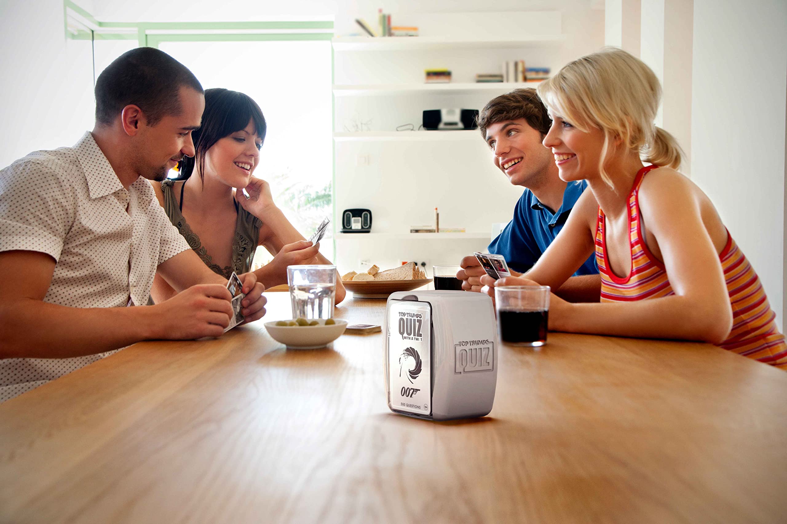 Top Trumps James Bond Quiz Game | 500 Questions | Portable Plastic Case 4