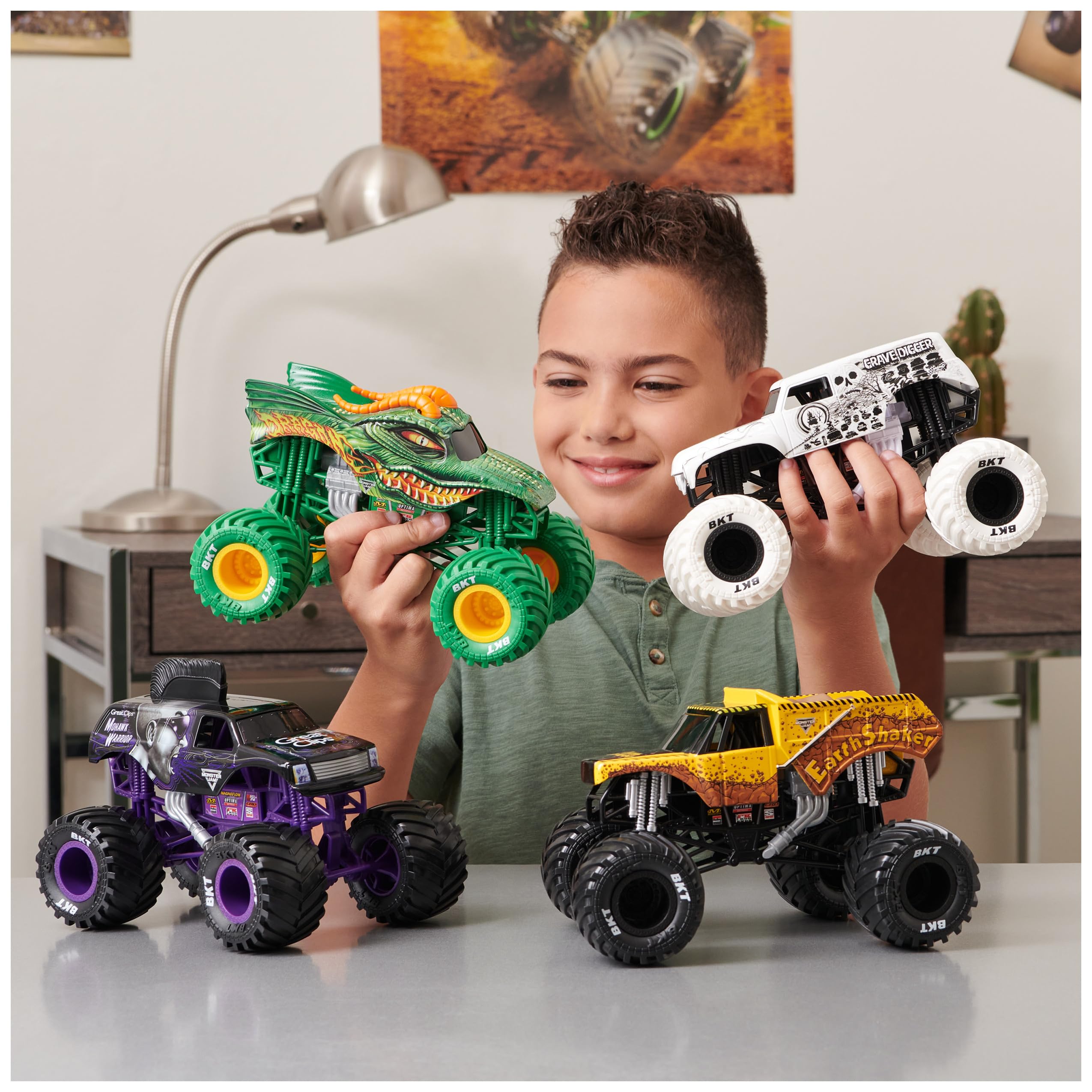 Monster Jam Dragon 1:24 Scale Collector Die-Cast Monster Truck | Working Suspension 7