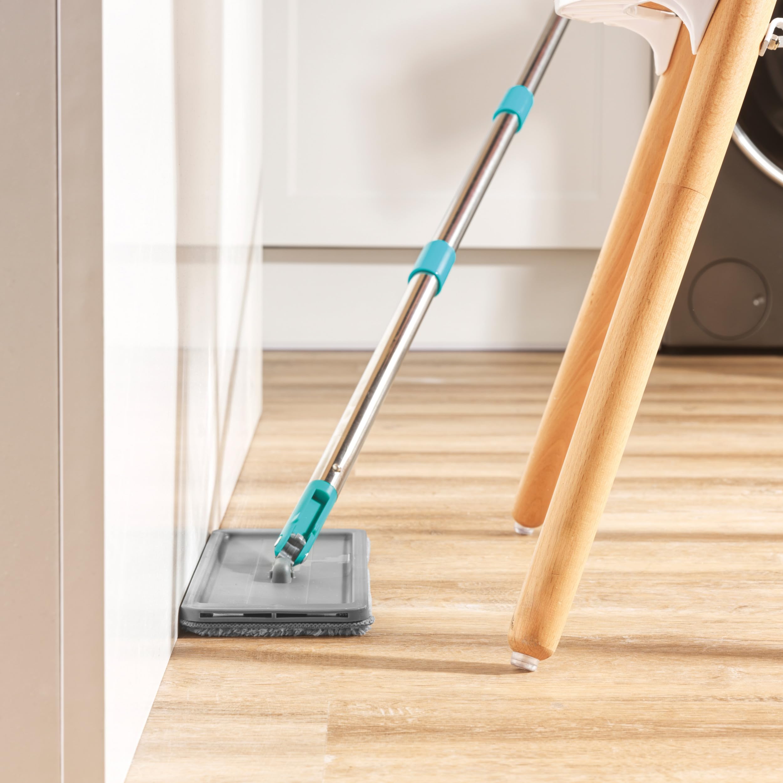 Beldray AntiBac Flat Head Mop & Bucket Set - 5L Capacity | Built-In Wringing | Microfiber Pads 4