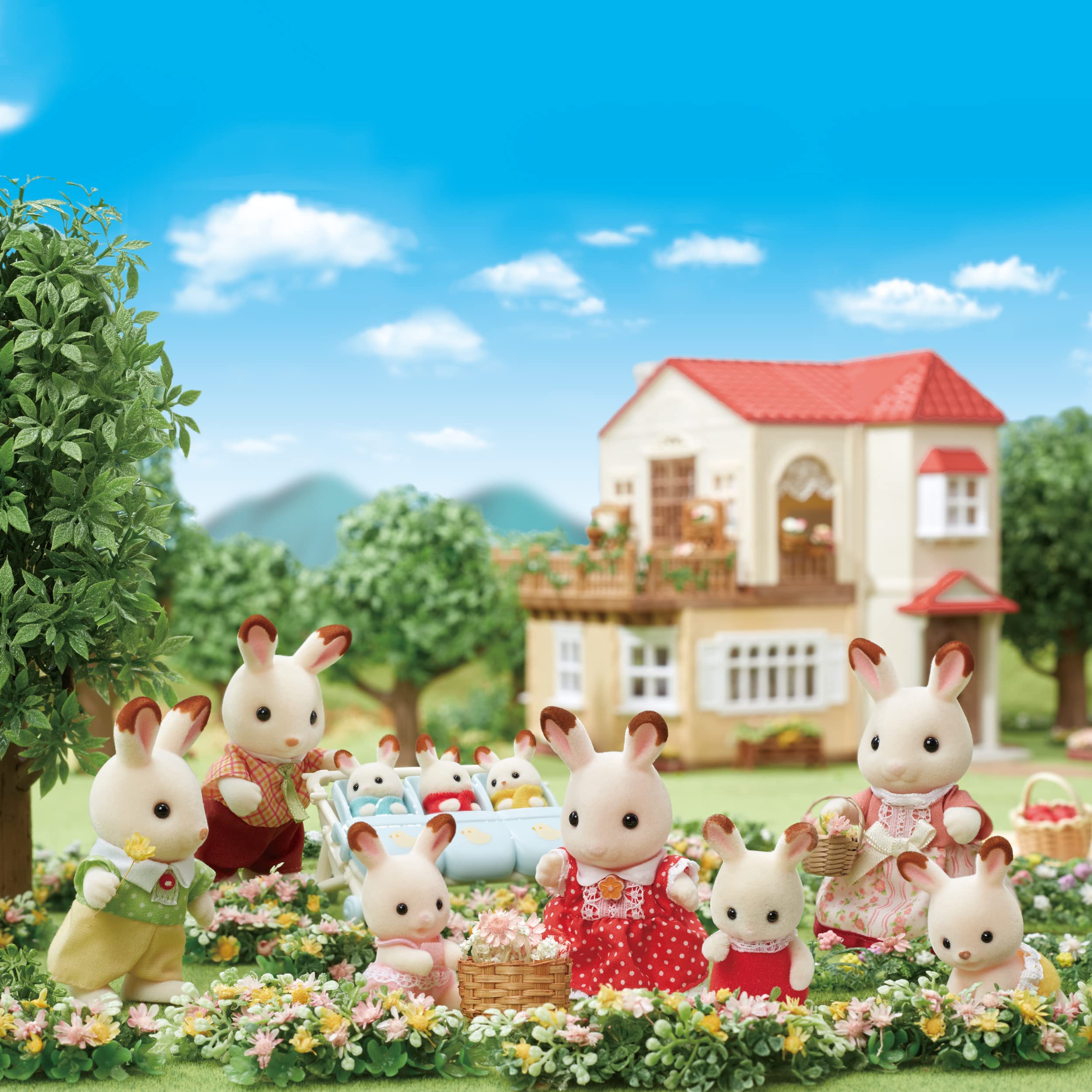 Sylvanian Families Chocolate Rabbit Family Doll Set - Articulated Figures with Removable Clothes 2