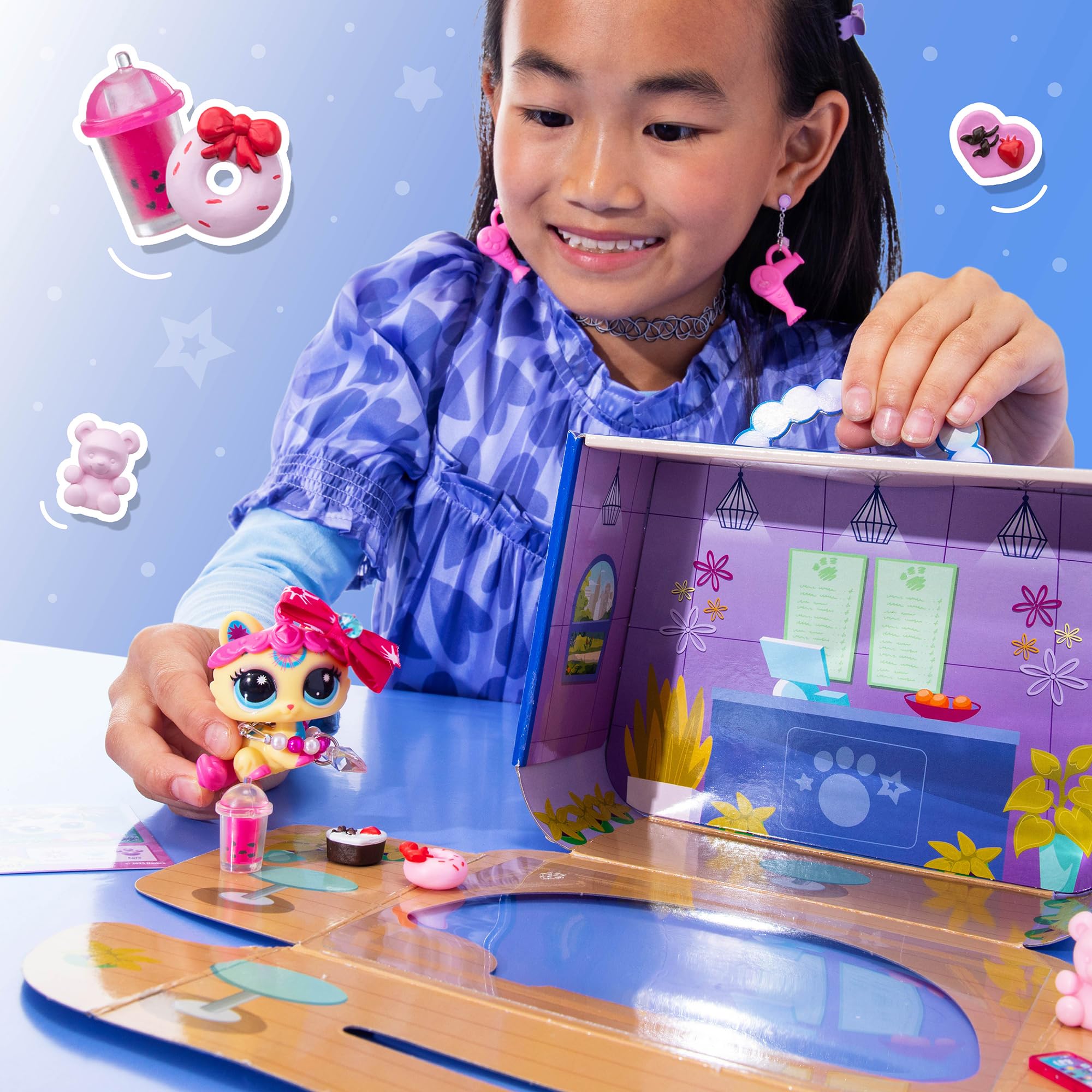 Littlest Pet Shop Sweet and Stylish Collection - Deluxe Ragdoll Cat Playset for Kids 8