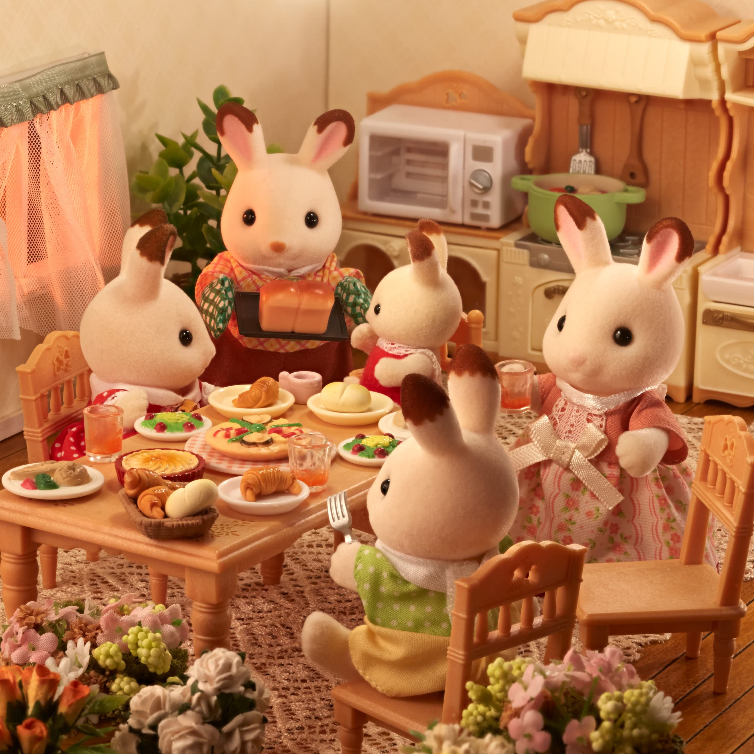 Sylvanian Families Chocolate Rabbit Family Doll Set - Articulated Figures with Removable Clothes 5