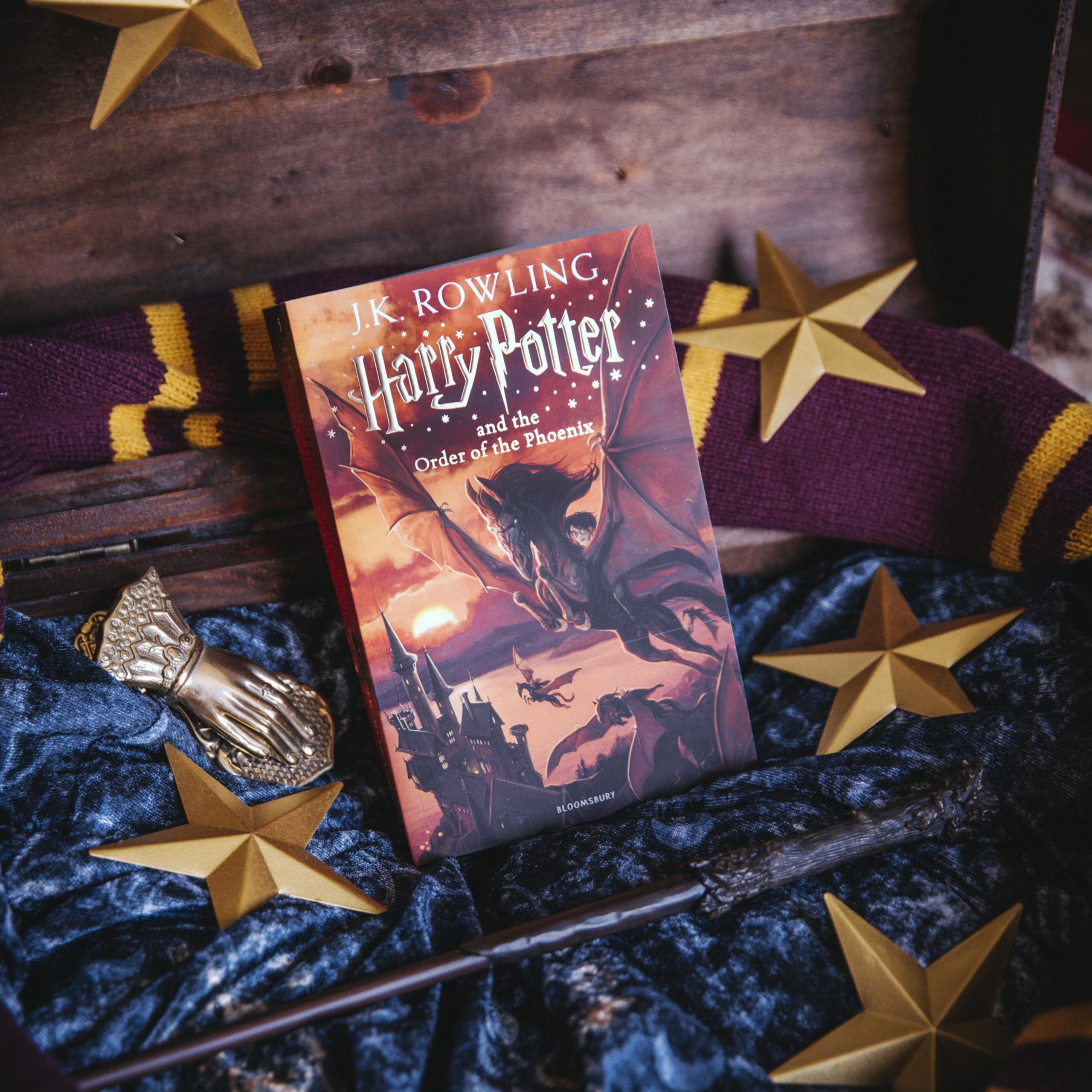 Bloomsbury Harry Potter and the Order of the Phoenix (Harry Potter, 5) Paperback | 816 Pages | English