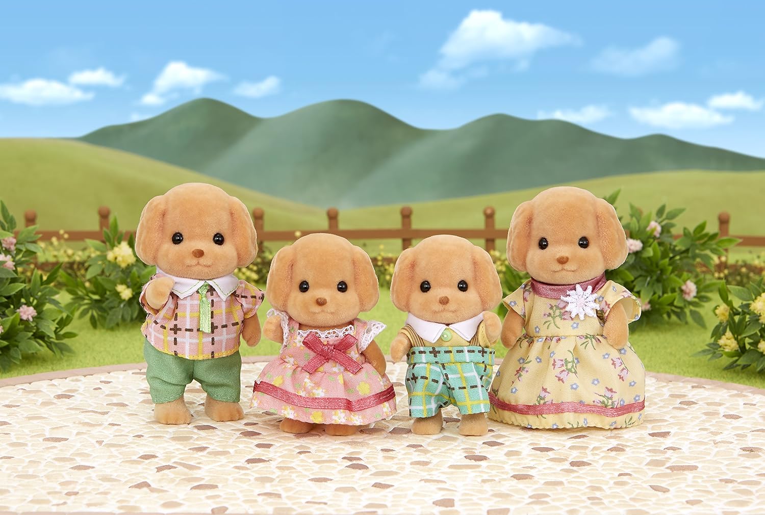 Sylvanian Families Toy Poodle Family - 4-Piece Playset with Story Book 3