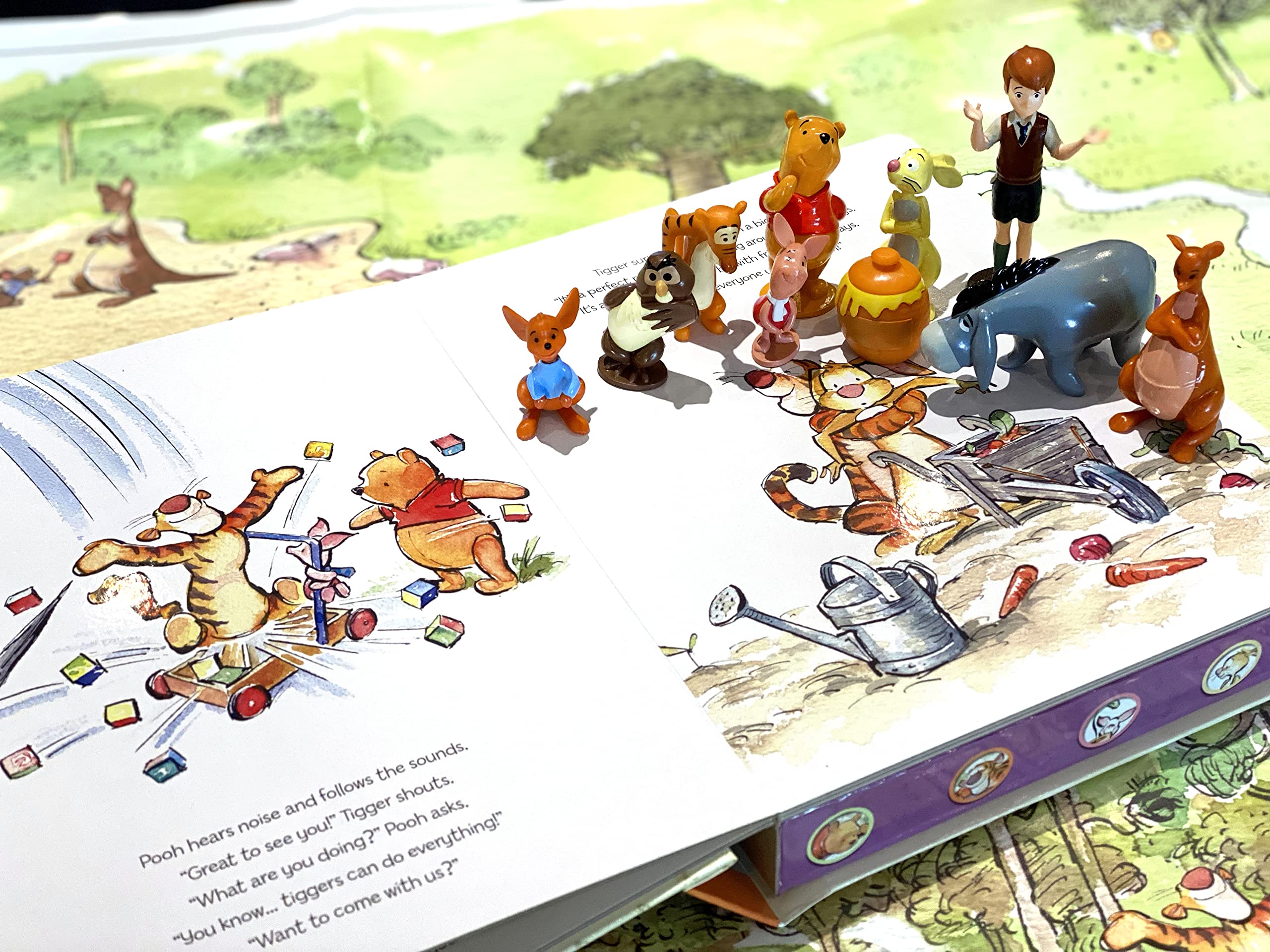 Phidal Disney Winnie the Pooh My Busy Books Activity Book | 10 Figurines & Playmat | Kids Edition 3