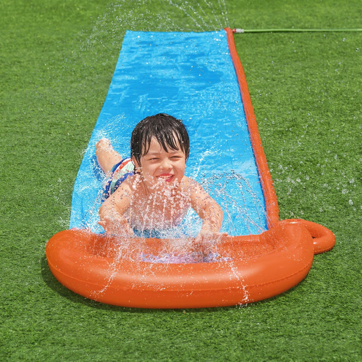 Scivolo d&#39;acqua singolo Bestway H20GO, scivolo gonfiabile da 4,88 m e scivolo con irrigatori integrati