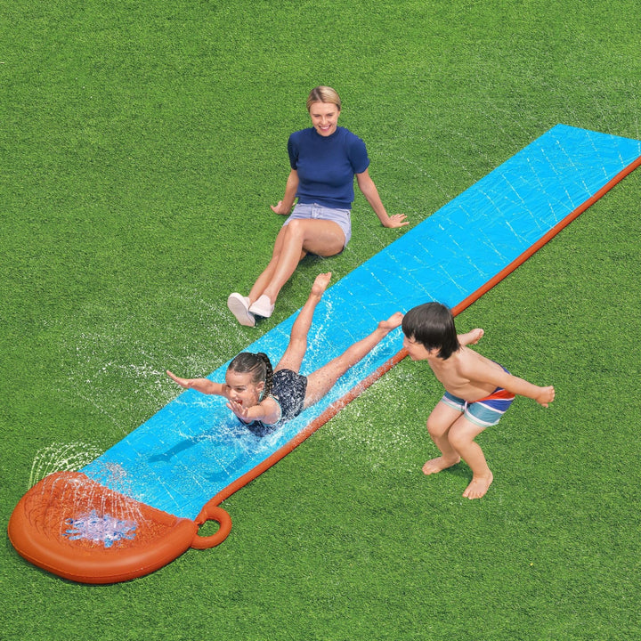 Scivolo d&#39;acqua singolo Bestway H20GO, scivolo gonfiabile da 4,88 m e scivolo con irrigatori integrati