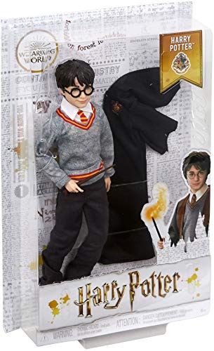 Poupée Harry Potter FYM50 avec robe et baguette de Poudlard