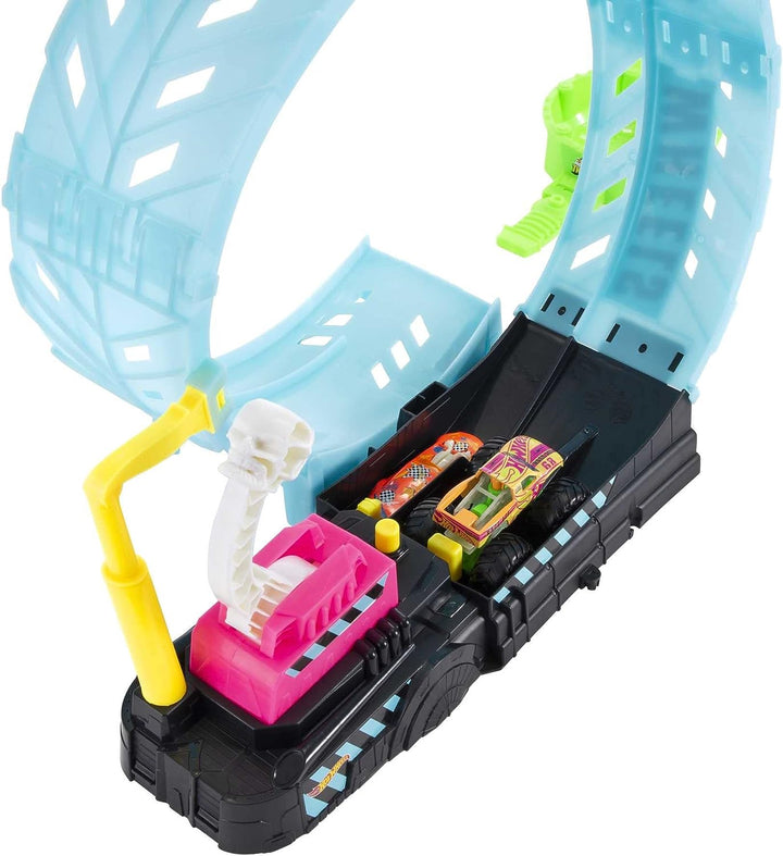 Hot Wheels Monster Trucks Glow in the Dark Epic Loop Challenge-Spielset mit Laun