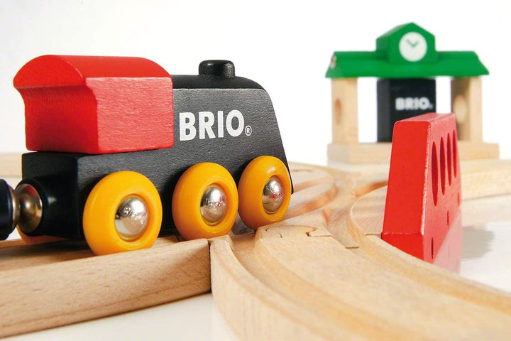 BRIO Classic Figure of 8 Set Train Set Toddler Toy for Kids 2 Years Up - Compatible with all BRIO Railway Sets & Accessories