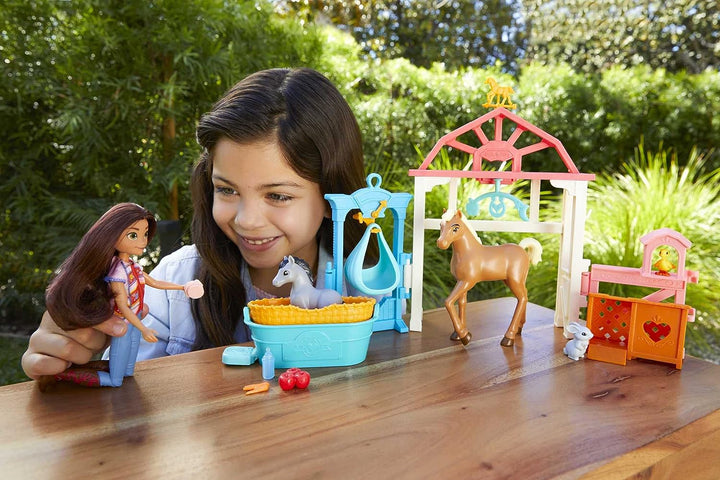 Spirit Lucky's Fohlen-Kindergarten – Spielset mit 4 Tierfiguren und Glückspuppe – Huf-