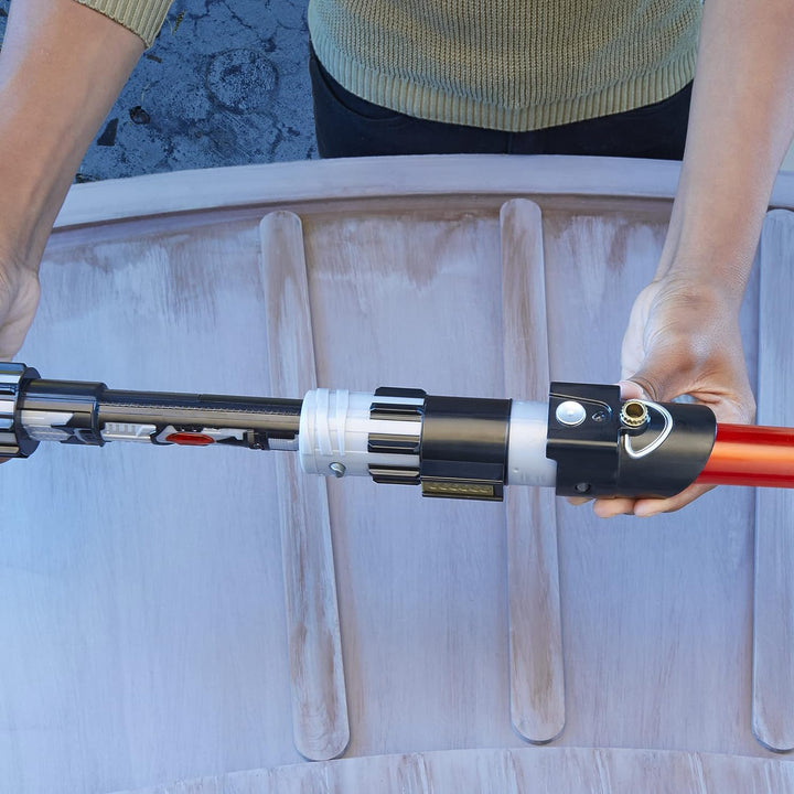 Star Wars Lightsaber Forge Darth Vader Elektronisches ausziehbares rotes Lichtschwertspielzeug,