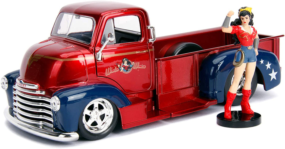 Jada Toys 253255010 DC Bombshells 1952 Chevy COE Pickup Car Toy Car from Diecast, Doors, Boot & Bonnet to Open, Includes Wonder Woman Figure, 1:24 Scale, Red/Blue