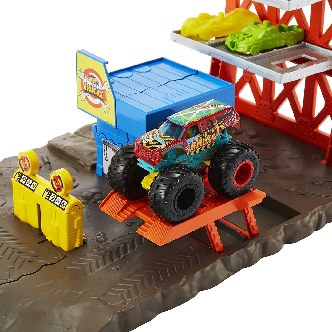 Hot Wheels Monster Trucks Blast Station Spielset mit HW Demo Derby und Crushable C