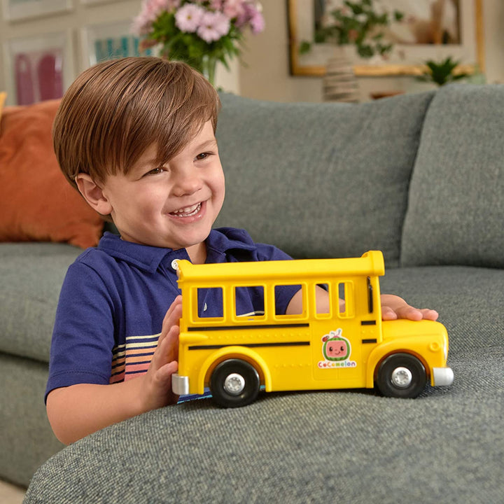 CoComelon Musical Yellow School Bus mit JJ-Figur 