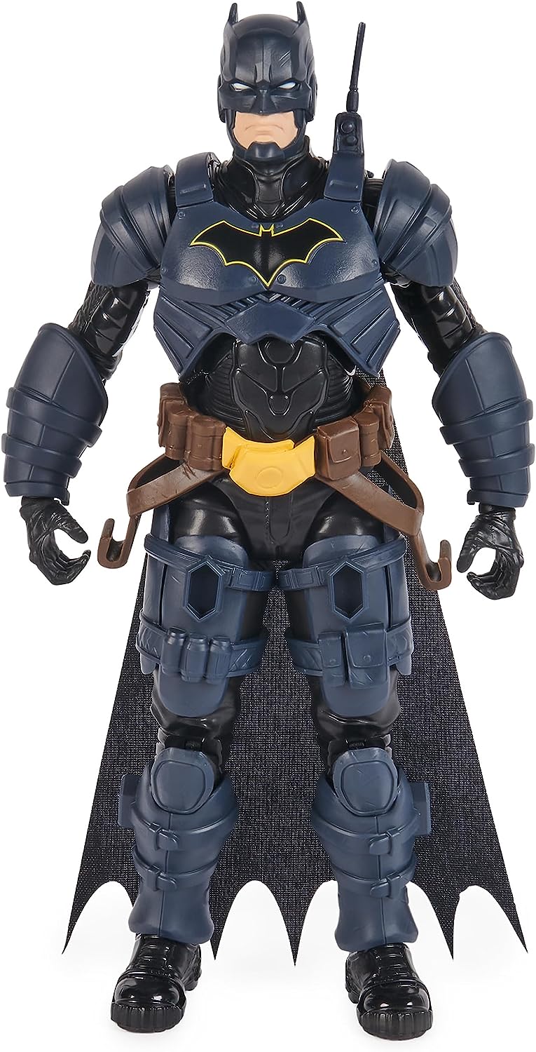 DC Comics 6067399 Adventures, Batman-Actionfigur mit 16 Rüstungszubehörteilen, 17